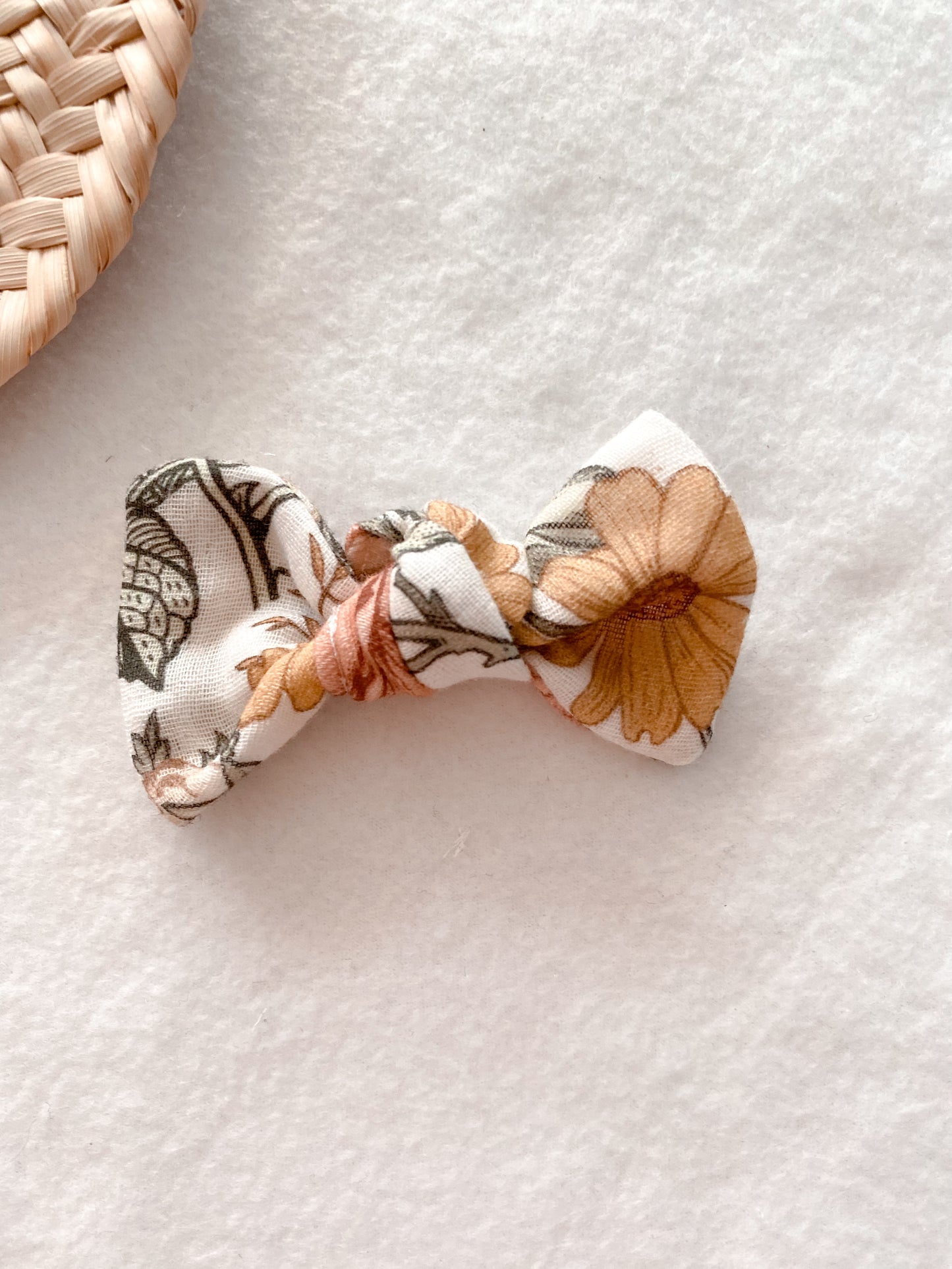 Barrette ou chouchou ou bandeau fleurie vintage