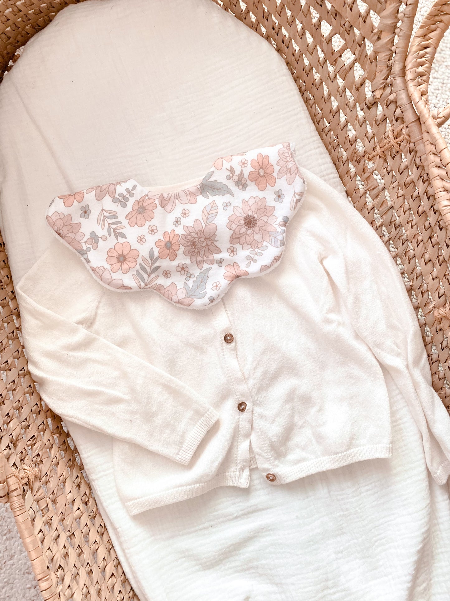 Bavoir fleur XL