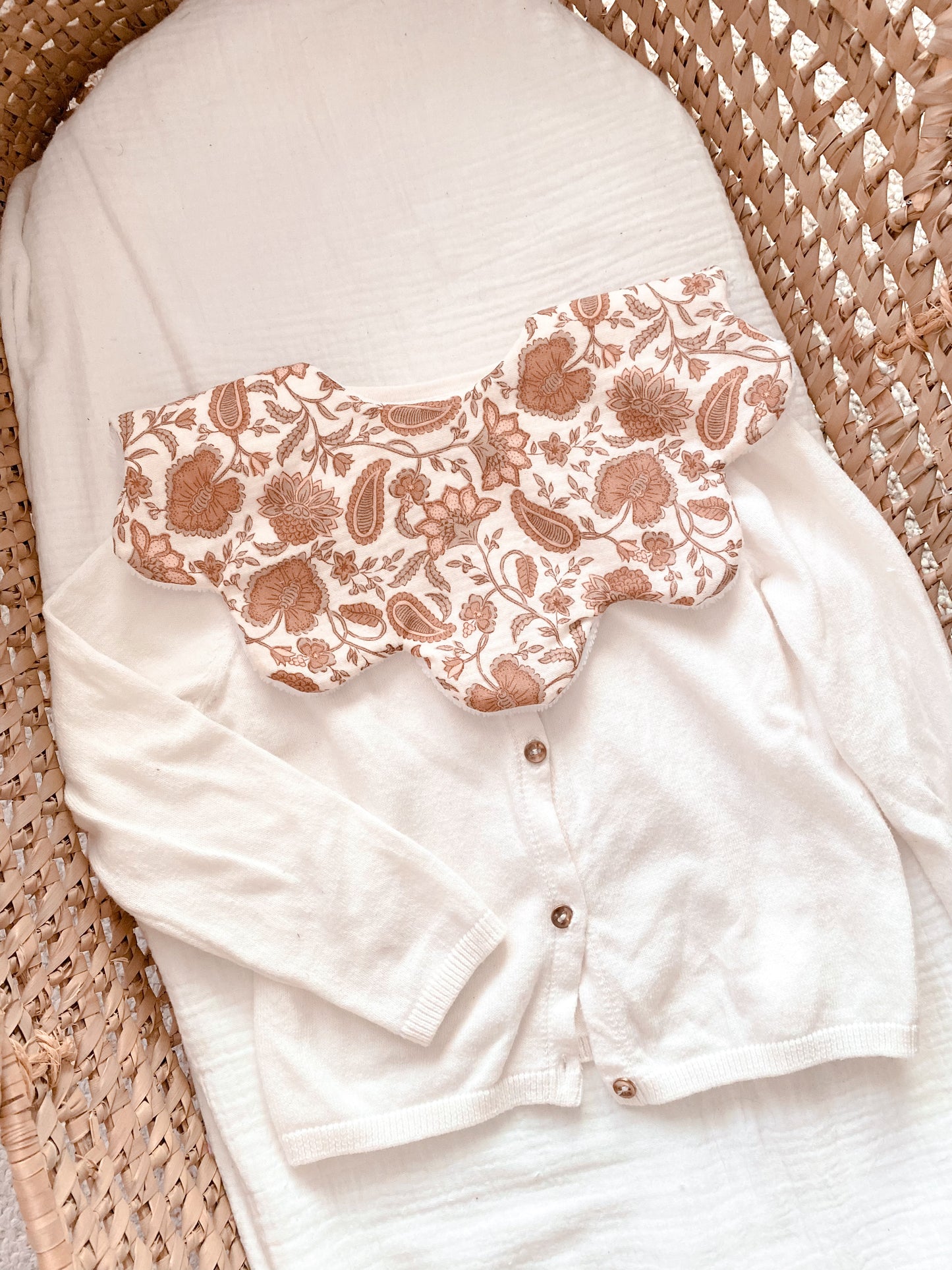 Bavoir fleur XL