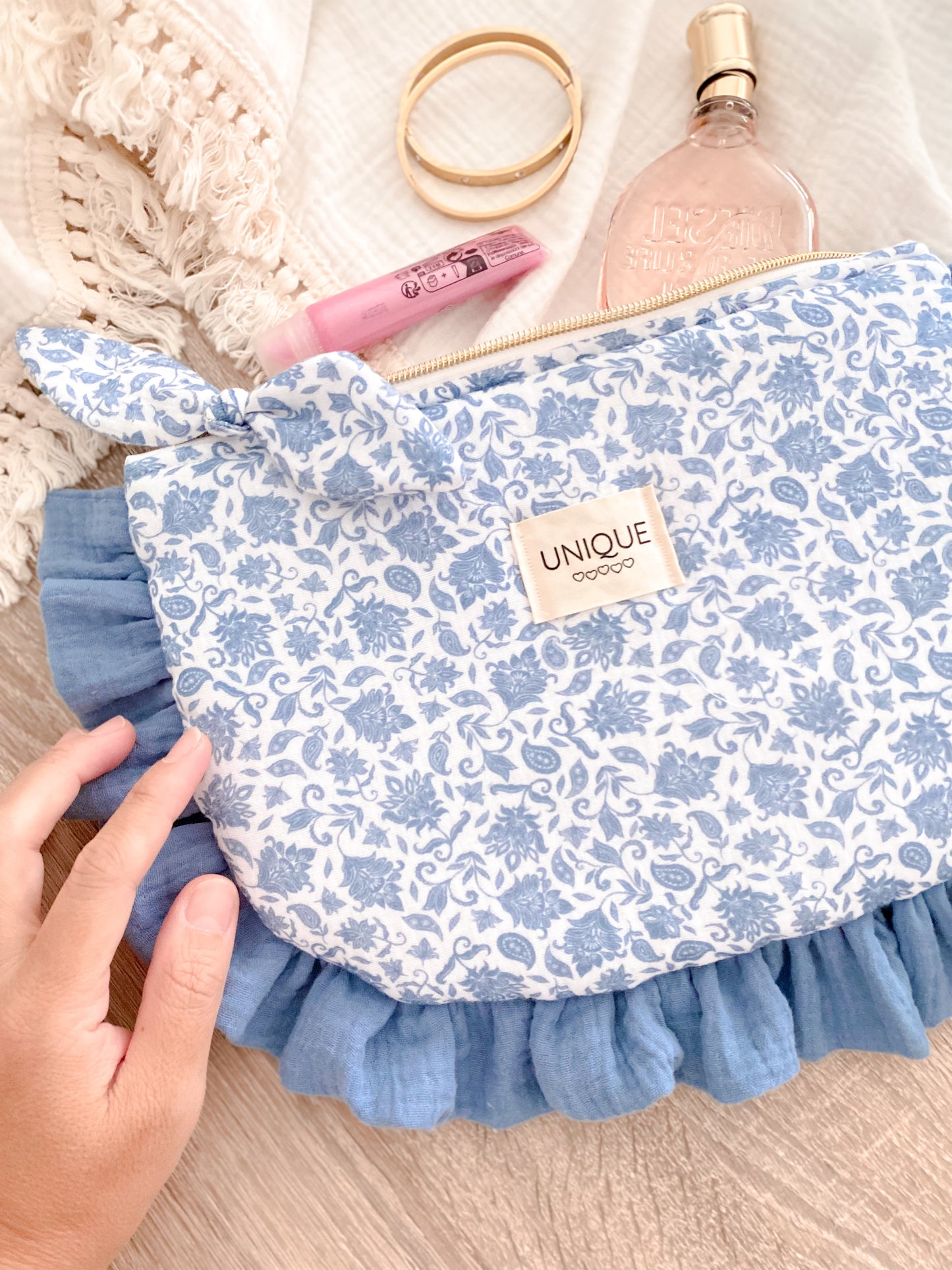 Pochette froufrou bleu azur