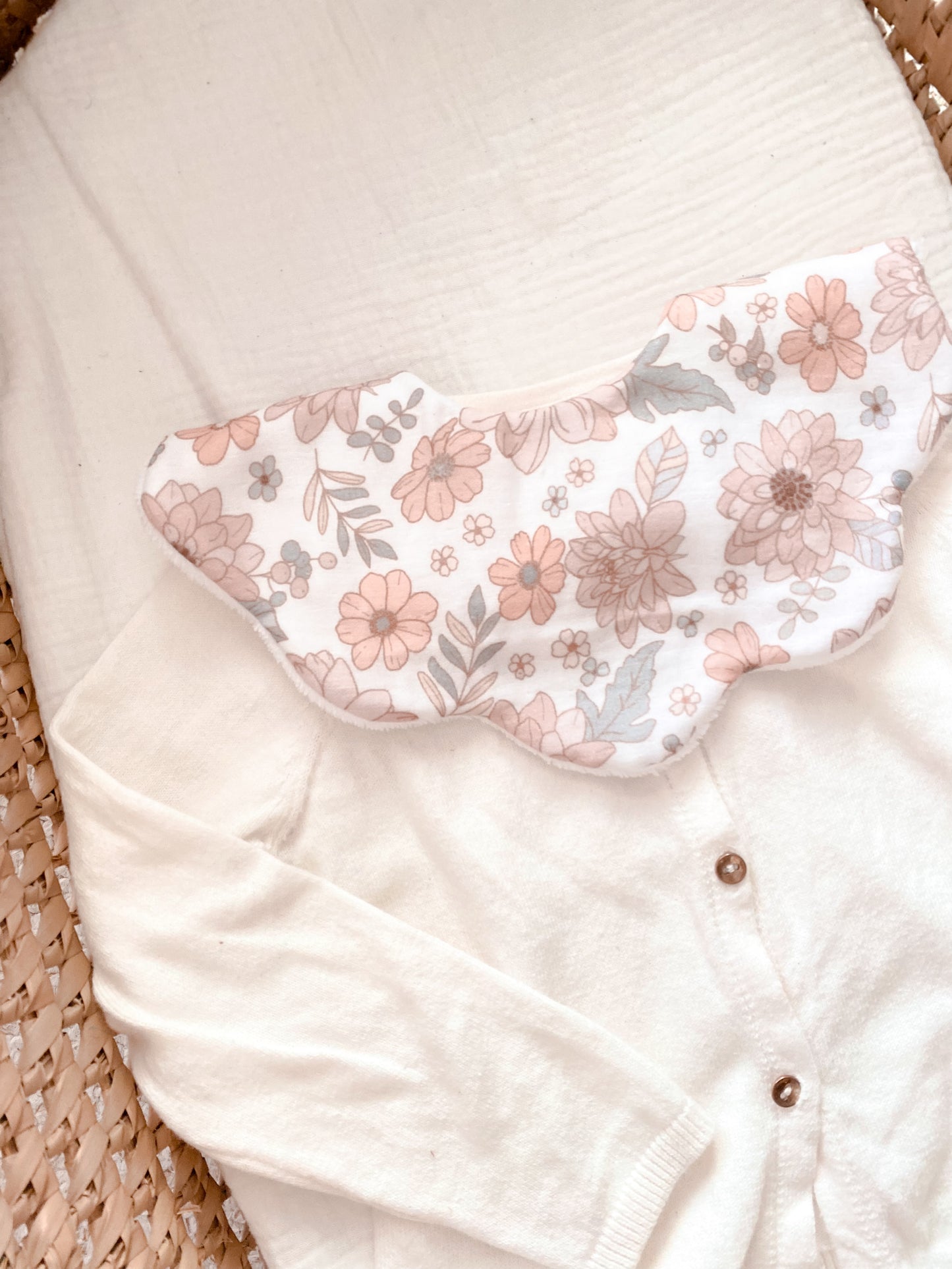 Bavoir fleur XL