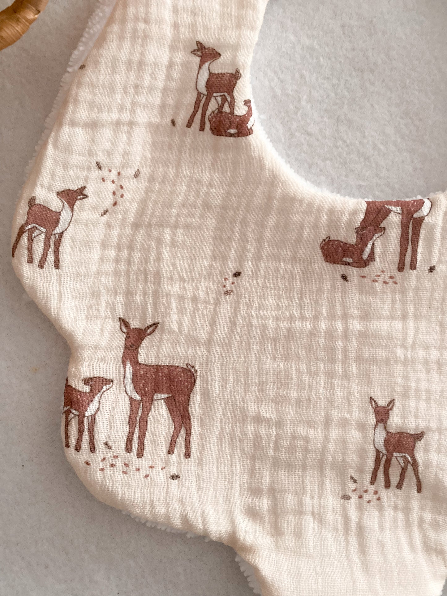 Bavoir pétale bébé - bavoir Biche