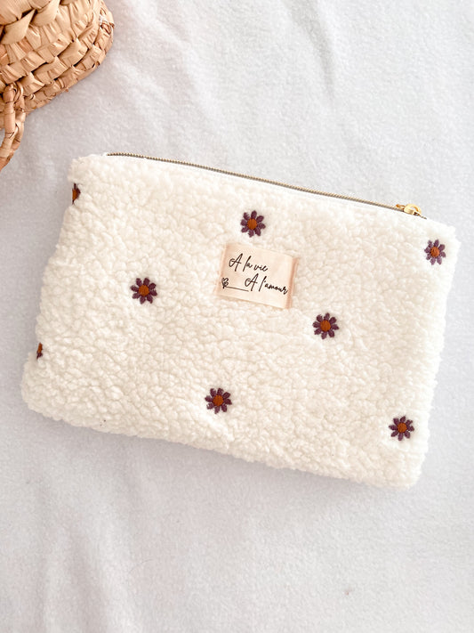 Pochette moumoute brodé