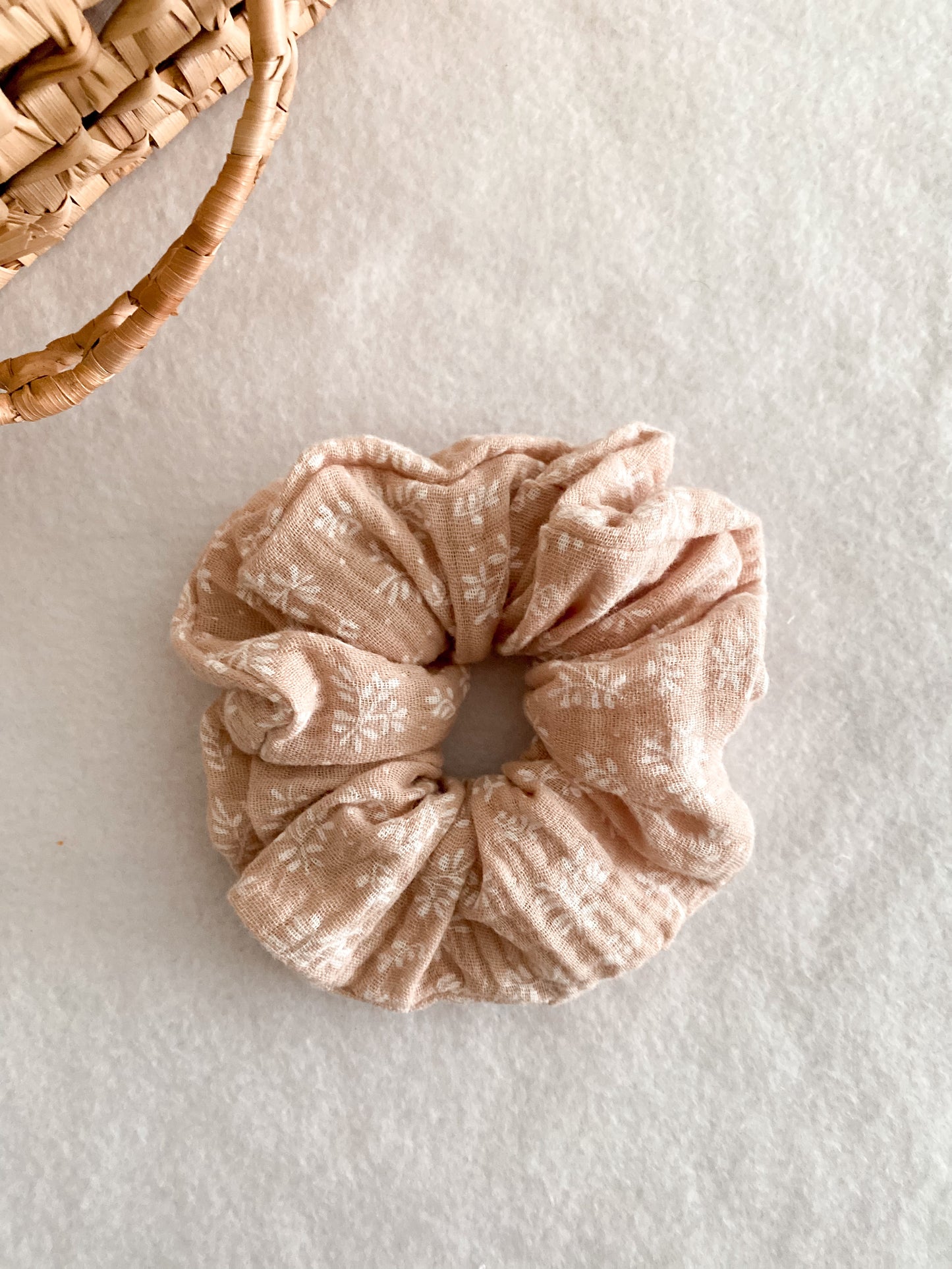 Chouchou Ema beige / scrunchie / chouchou cheveux / chouchou fait main